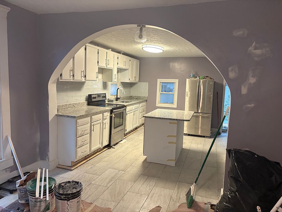 1st image of 1001 State St