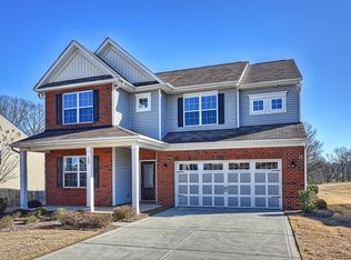 125 Glastonbury Dr, Mooresville, NC 28115