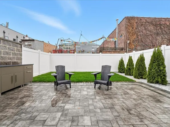 134 Hancock Avenue image 18 of 23