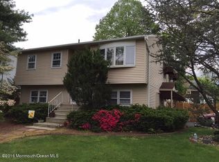 156 Leonardville Rd, Belford, NJ 07718