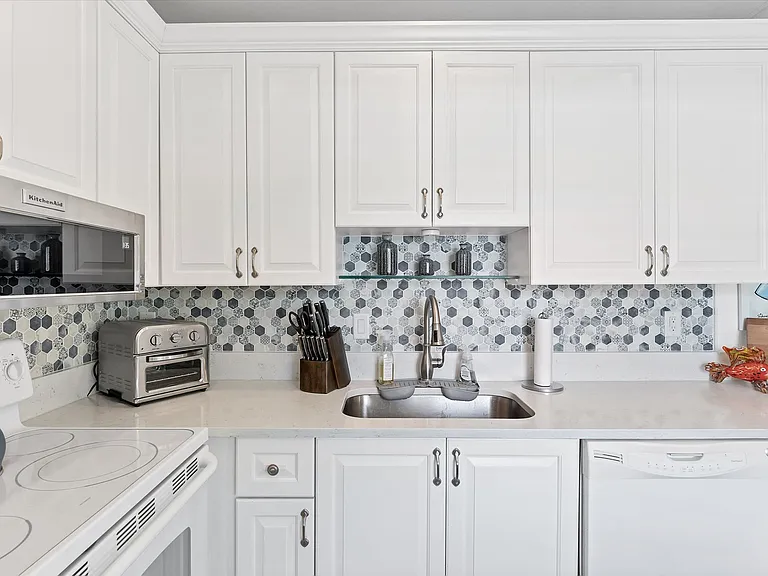 667 Bird Bay Cir #96 — Photo 4