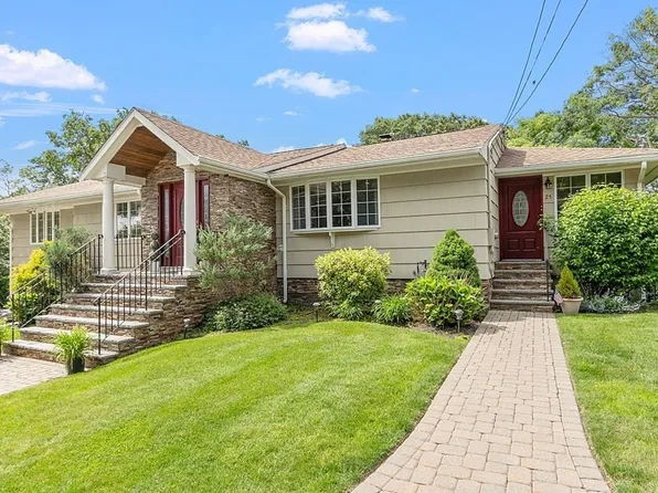 25 Viking Rd, Saugus, MA 01906