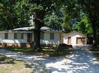 810 Oak Grove St, Mountain View, AR 72560