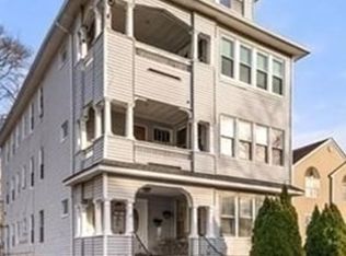 32 Woodford St, Worcester, MA 01604