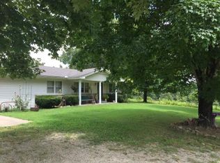 8869 State Route F, Koshkonong, MO 65692