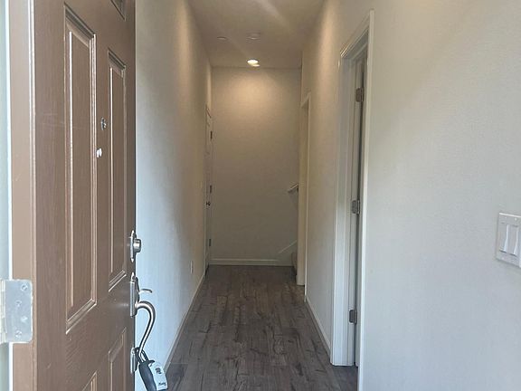 4th image of 1033 Gabbiano Ln #1