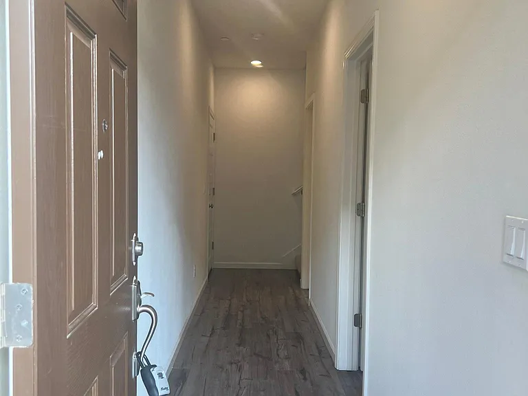 1033 Gabbiano Ln #1 — Photo 4