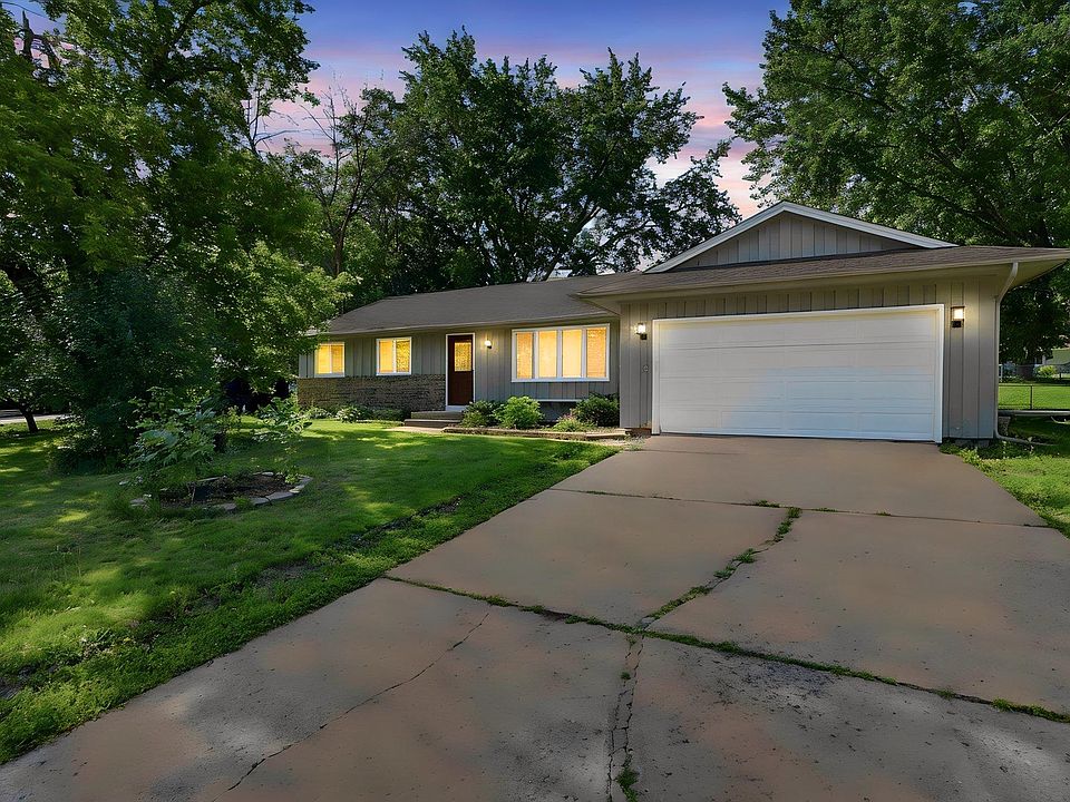1st image of 916 Whitney Dr