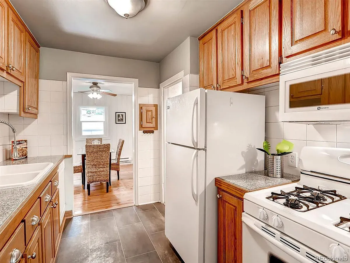 4 bed, 1.5 bath, 1510 sqft, $3,200 — Photo 3
