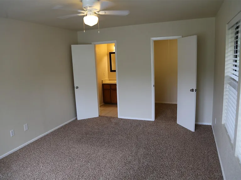 4 Deerfield Dr #D — Photo 10
