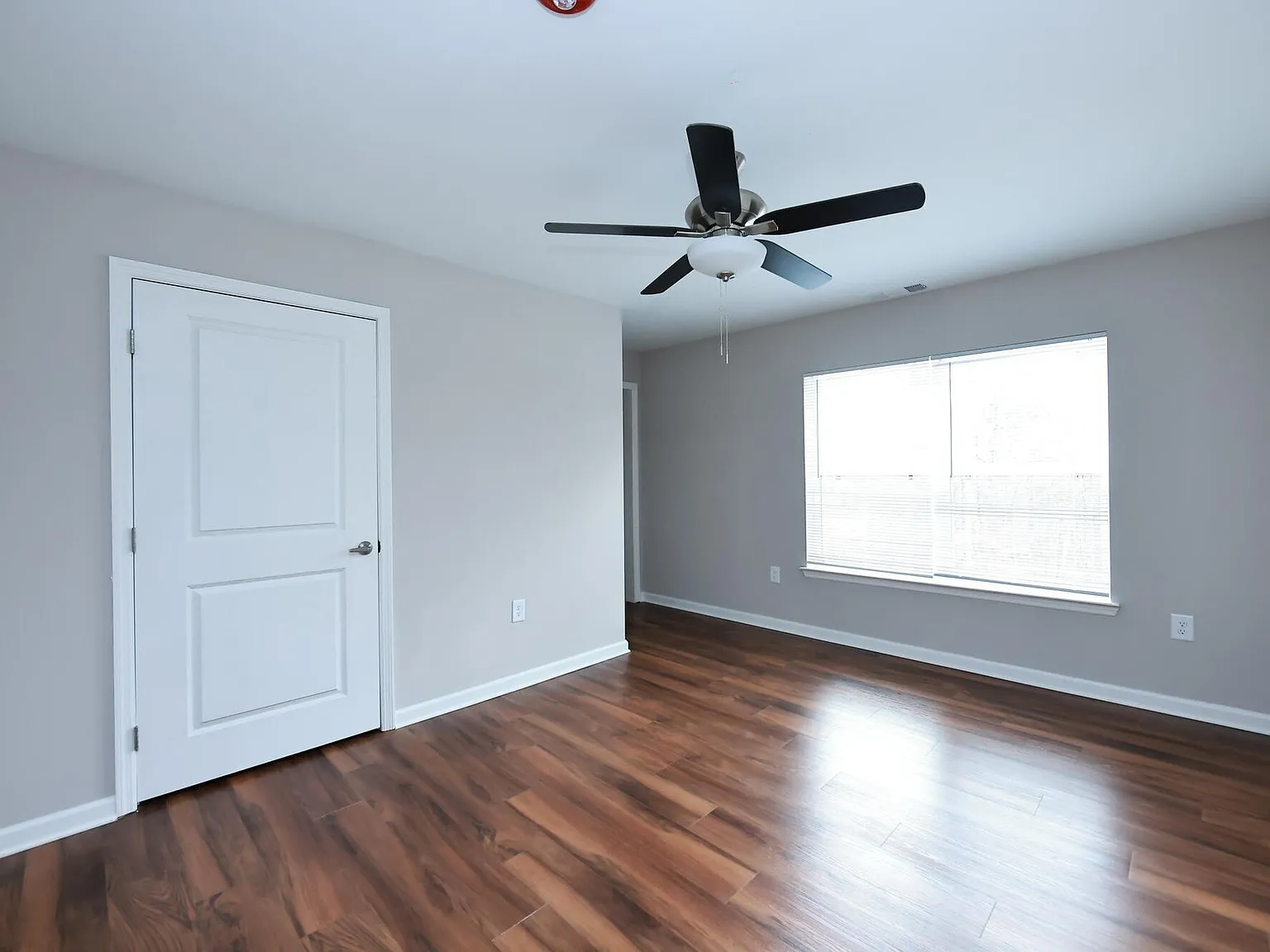 Waterside Oaks Apartments — Photo 1