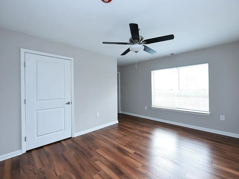 Waterside Oaks Apartments