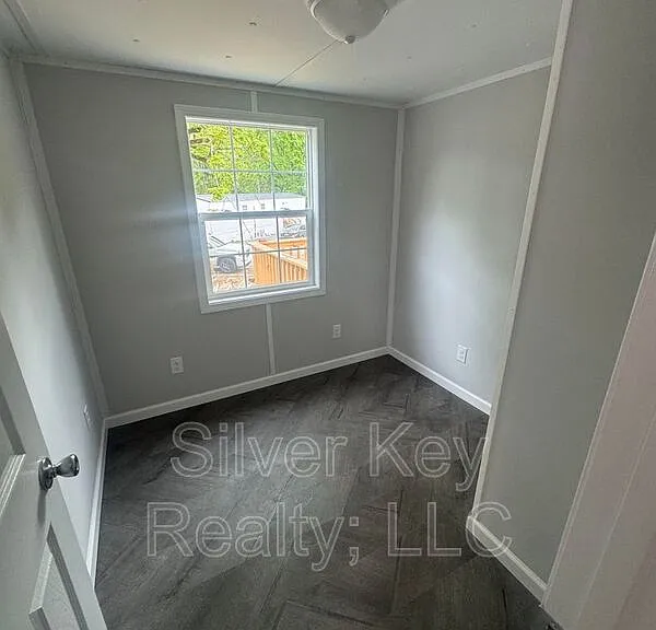 1004 S Jackson St #B10 — Photo 5