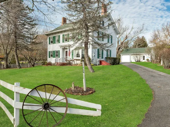 1760 Albertson Ln, Greenport, NY 11944