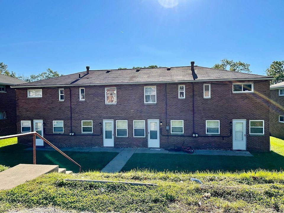 1st image of 1452 Front St