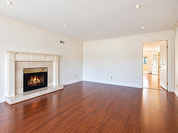 5th image of 963 Merritt St