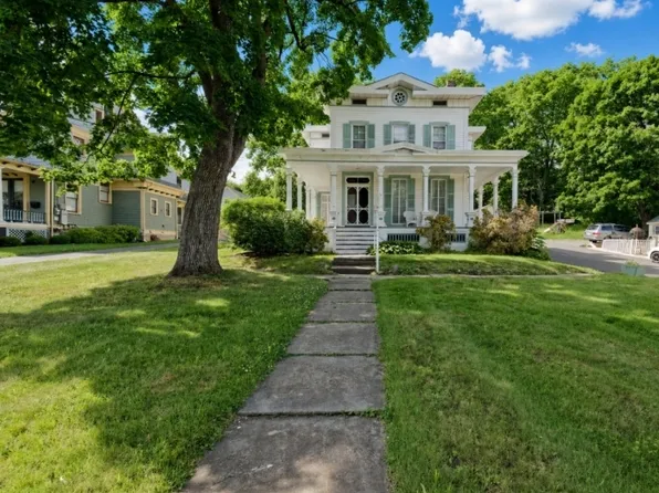 56 W Main St, Clinton Town, NJ 08809