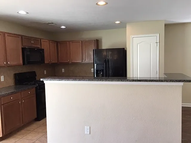 16215 Ranchland Ln — Photo 4
