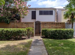 59 Chervil Cmn, Lake Jackson, TX 77566
