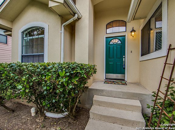 2nd image of 15043 Kamary Ln