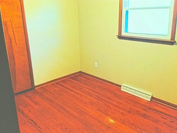 5th image of 2415 Midway Dr