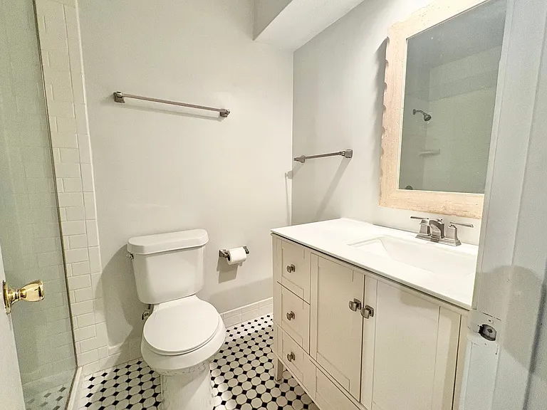 4420 Jarboe St — Photo 20