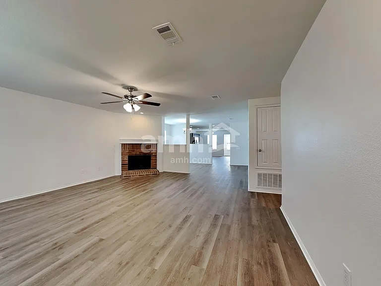 506 Azalea Dr — Photo 6