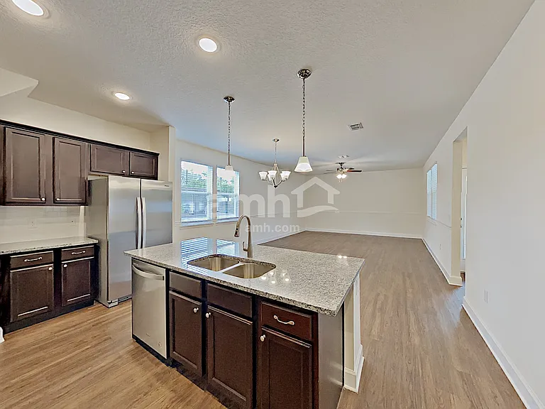 2429 Park Ave — Photo 6