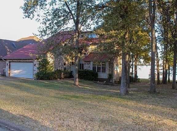 2nd image of 114 Tiffany Ln