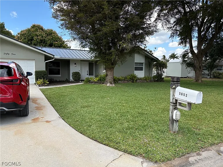 5652 Eichen Cir E — Photo 16