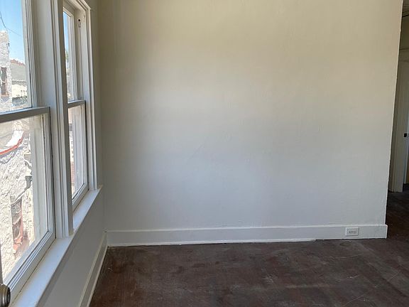 3rd image of 323 20th St #C