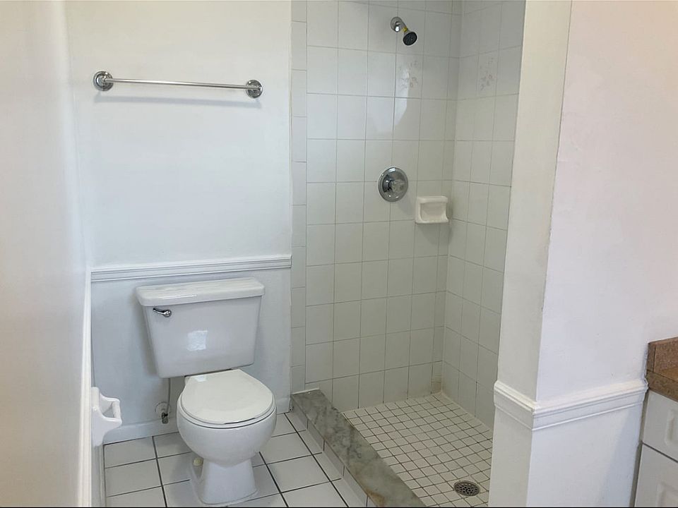 1st image of 214 SE 19th Ter