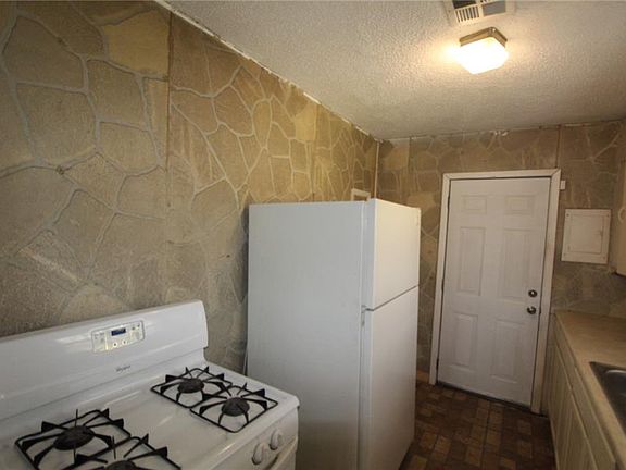 5th image of 1609 NE 19th St