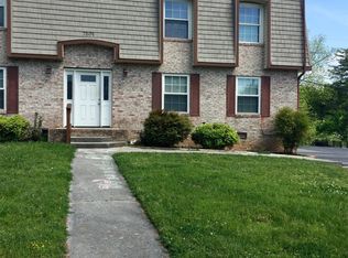 7501 Falling Leaves Cir APT 4, Knoxville, TN 37909