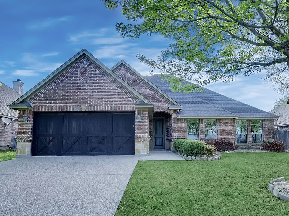 1st image of 307 Bay Hill Ct