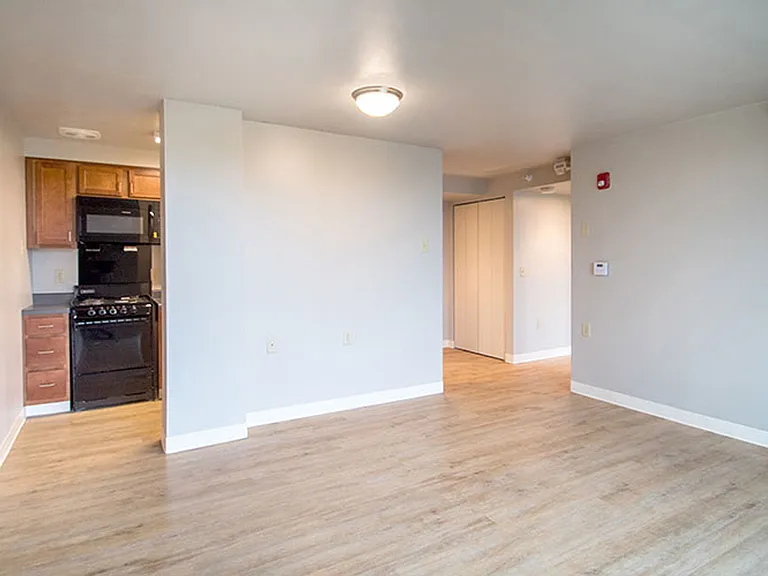 Skyline Apartments — Photo 20