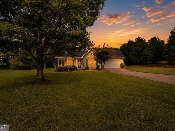 1130 Larkspur Dr, Locust Grove, GA 30248
