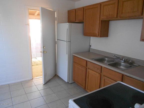 2nd image of 2727 W Belmont Ave APT A