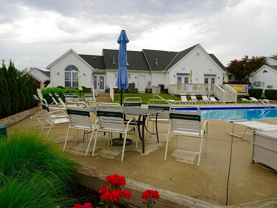 1st image of 8134 Kingfisher Ln #8134