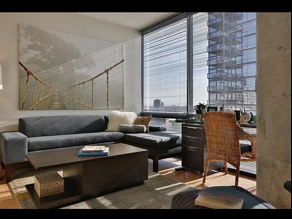 4th image of 1460 N Dayton St #4E