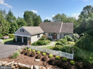 30 Focht Rd, Robesonia, PA 19551