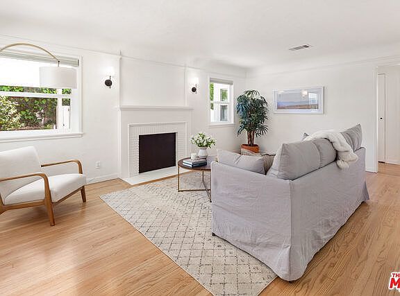 2nd image of 4249 Bellaire Ave