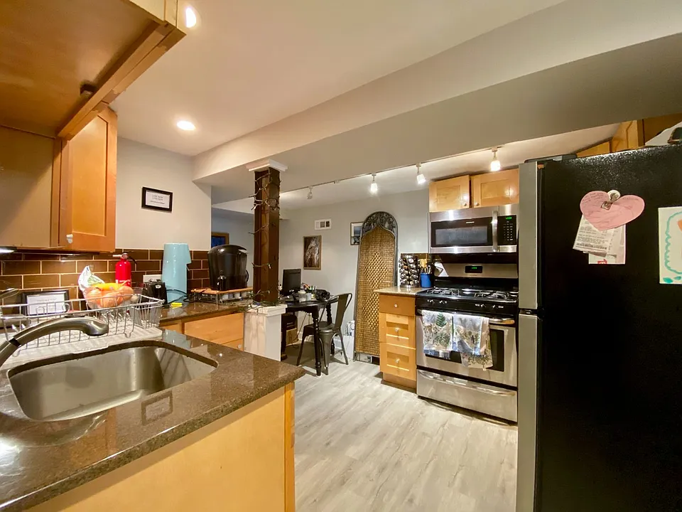 862 N. Marshfield Ave.