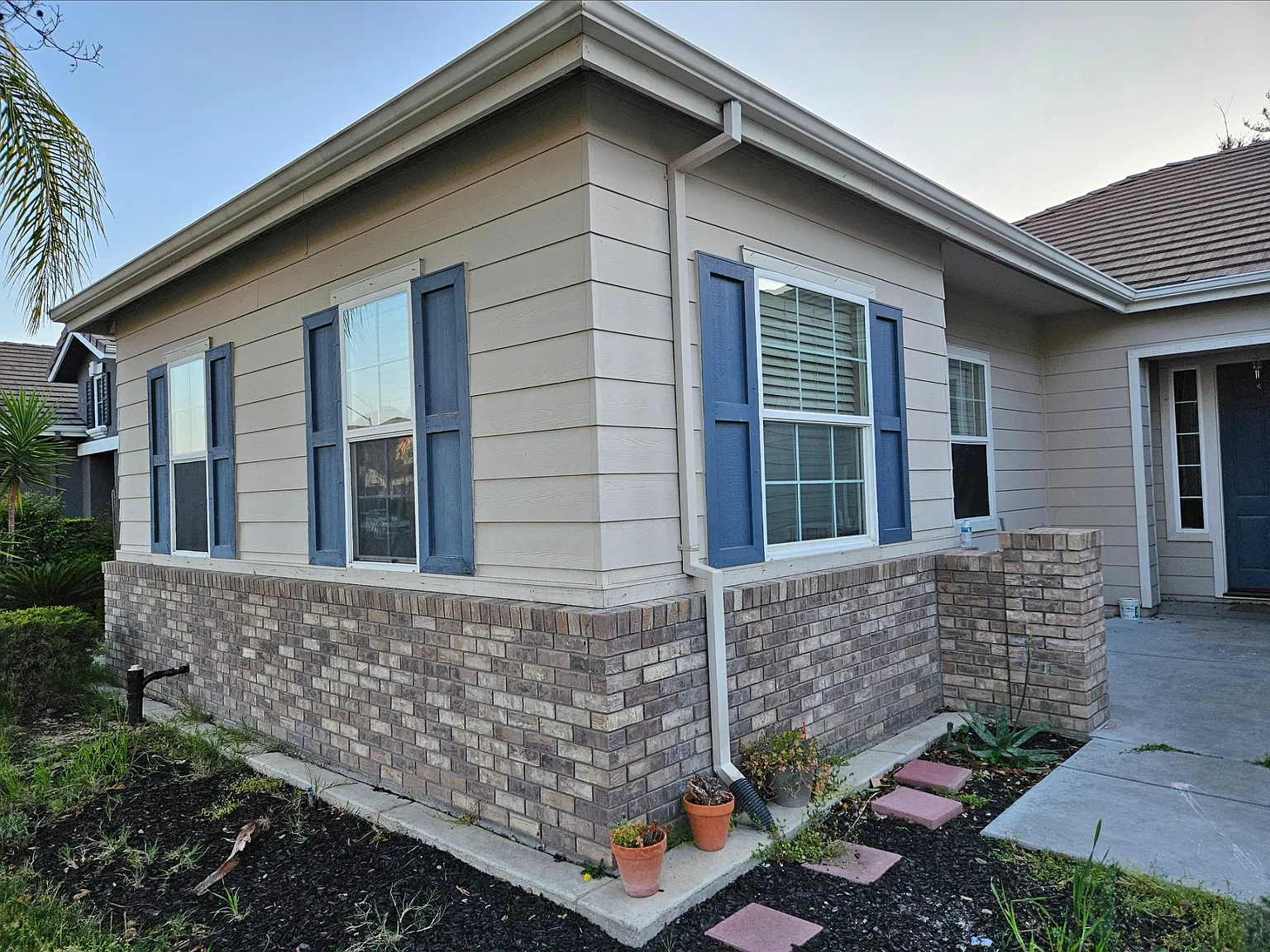 2 bed, 850 sqft, $1,800 — Photo 2