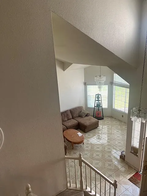 3404 Jamestown Dr — Photo 4