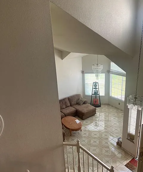 3404 Jamestown Dr — Photo 4