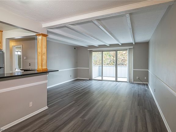 2nd image of 1667 Cedarwood Dr APT 306