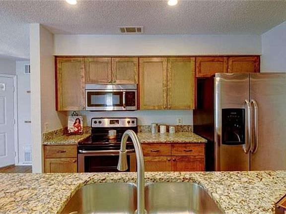 3rd image of 10616 Mellow Mdws APT 8D
