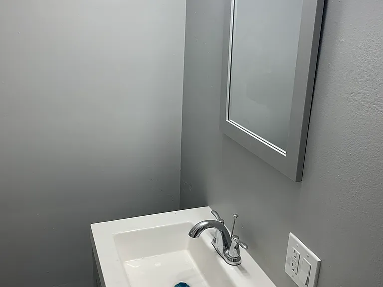 11 Roosevelt St #3R — Photo 2