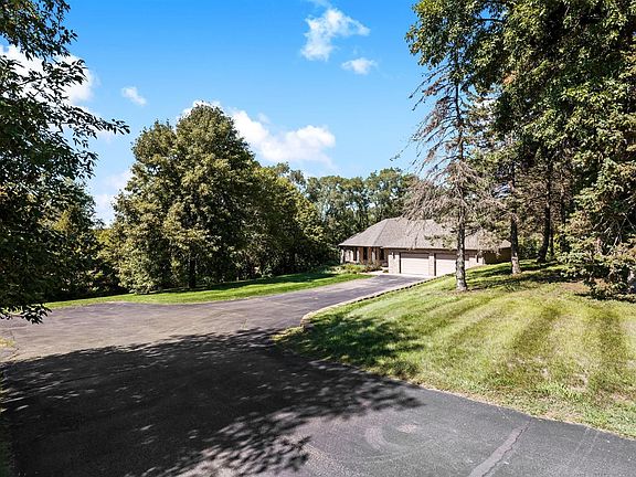 2nd image of 13208 Henning Cir NE